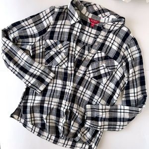 3/$20 Guess Blk / Wht Women Flannel Shirt